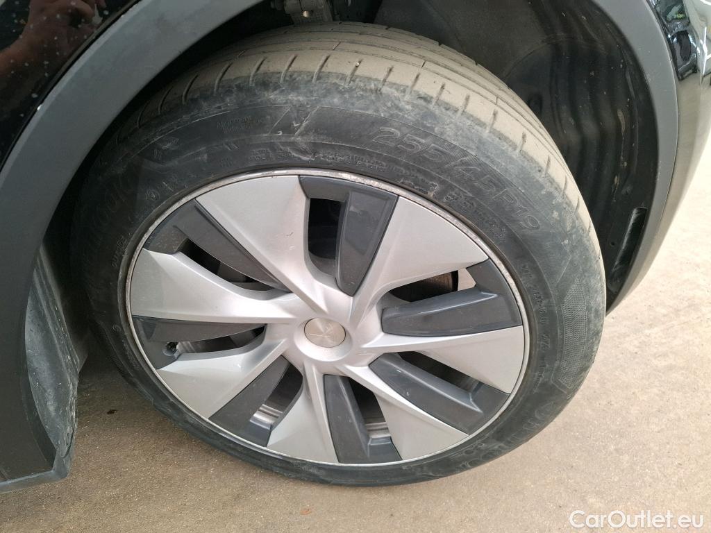  Tesla  Model Y TESLA  / 2021 / 5P / SUV RWD #16