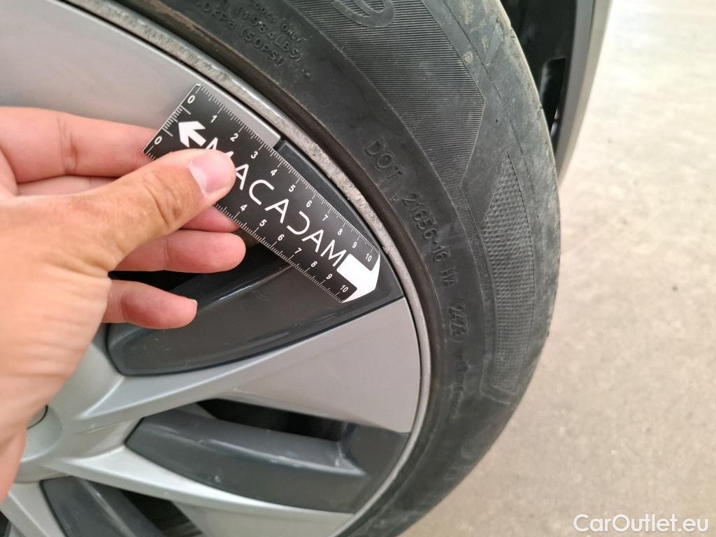  Tesla  Model Y TESLA  / 2021 / 5P / SUV RWD #19