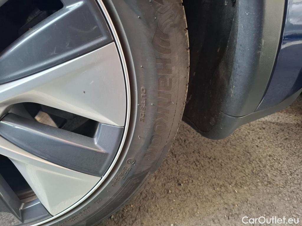  Tesla  Model Y TESLA  / 2021 / 5P / SUV RWD #6