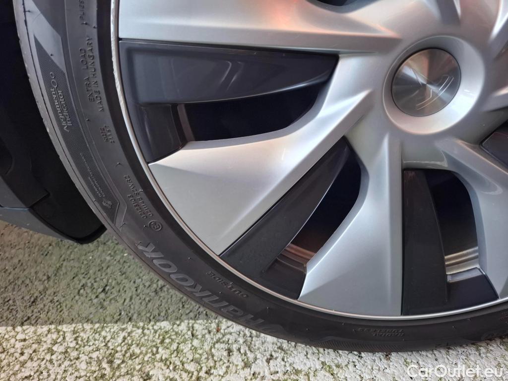 Tesla  Model Y TESLA  / 2021 / 5P / SUV RWD #40