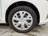  Toyota  Yaris TOYOTA  / 2017 / 5P / BERLINA 1.5 HYBRID BUSINESS #17