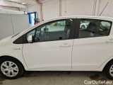  Toyota  Yaris TOYOTA  / 2017 / 5P / BERLINA 1.5 HYBRID BUSINESS #48