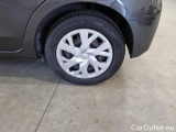  Toyota  Yaris TOYOTA  / 2017 / 5P / BERLINA 1.5 HYBRID BUSINESS #19