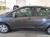  Toyota  Yaris TOYOTA  / 2017 / 5P / BERLINA 1.5 HYBRID BUSINESS #77