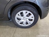  Toyota  Yaris TOYOTA  / 2017 / 5P / BERLINA 1.5 HYBRID BUSINESS #92