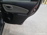  Toyota  Yaris TOYOTA  / 2017 / 5P / BERLINA 1.5 HYBRID BUSINESS #108