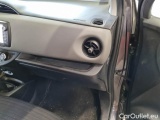  Toyota  Yaris TOYOTA  / 2017 / 5P / BERLINA 1.5 HYBRID BUSINESS #114