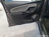  Toyota  Yaris TOYOTA  / 2017 / 5P / BERLINA 1.5 HYBRID BUSINESS #116