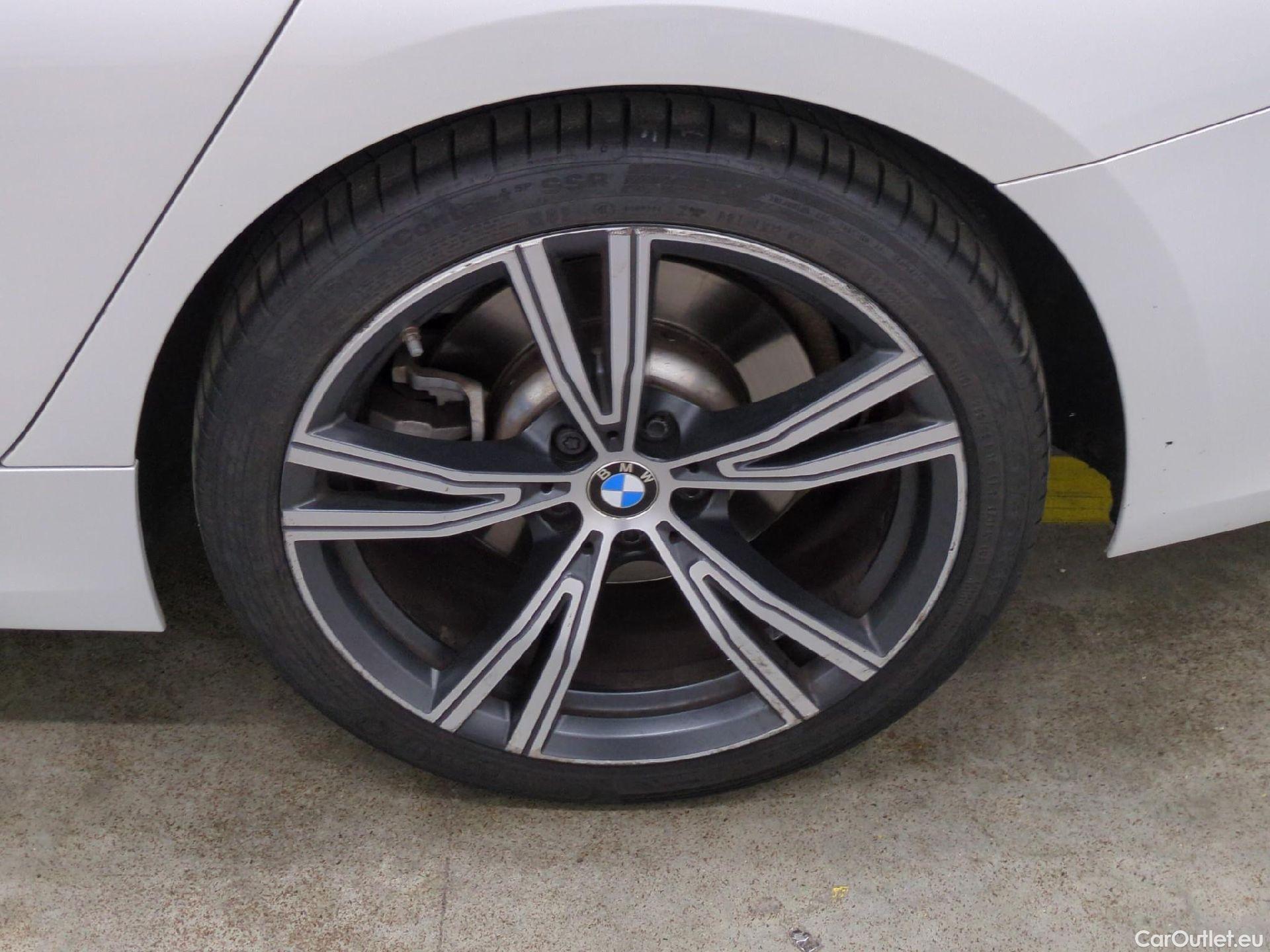  Bmw  Serie 3 BMW Série 3 Berline / 2018 / 4P / Berline 330e 292ch Business Design BVA8 Hybride #12