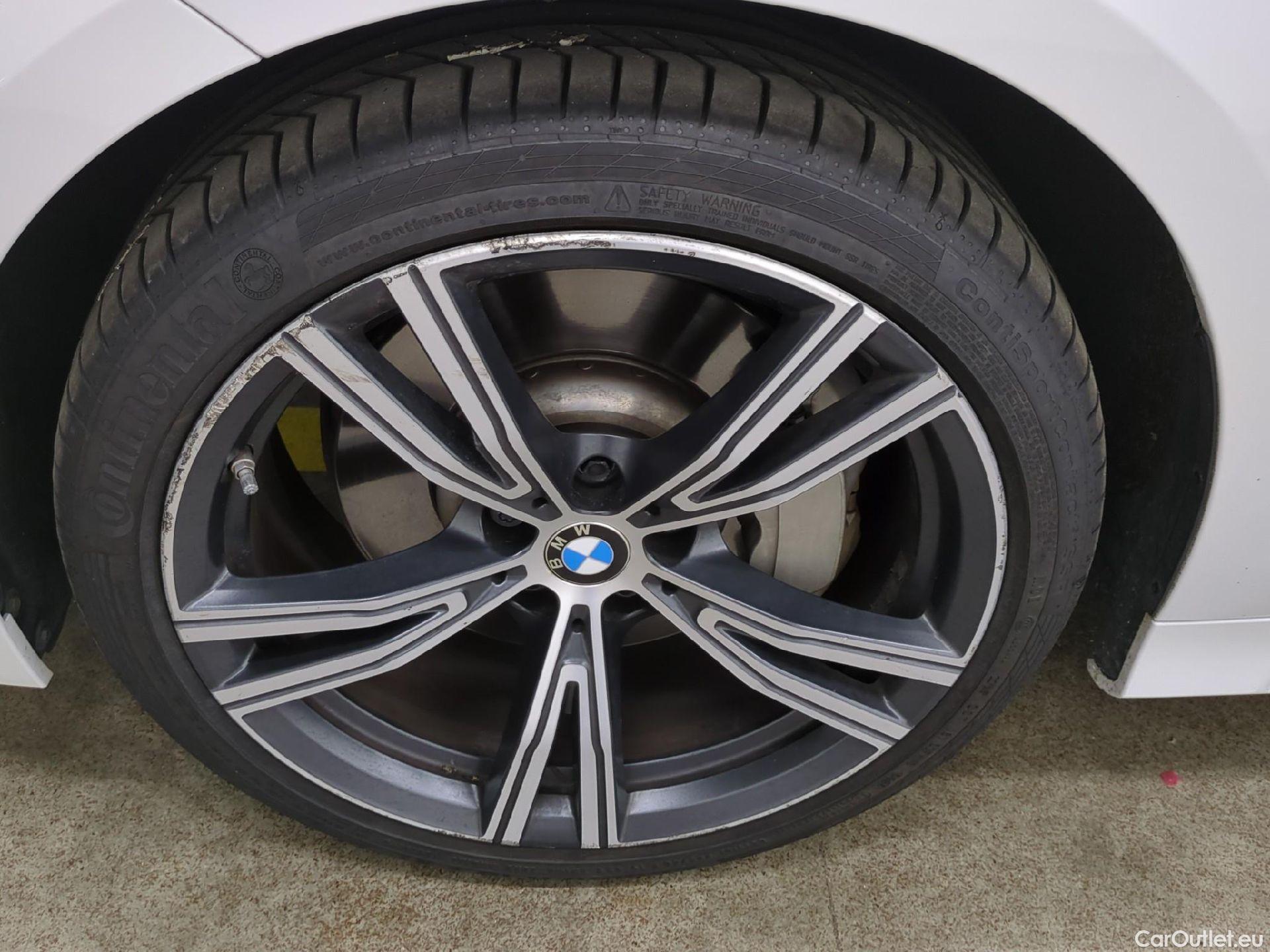  Bmw  Serie 3 BMW Série 3 Berline / 2018 / 4P / Berline 330e 292ch Business Design BVA8 Hybride #2
