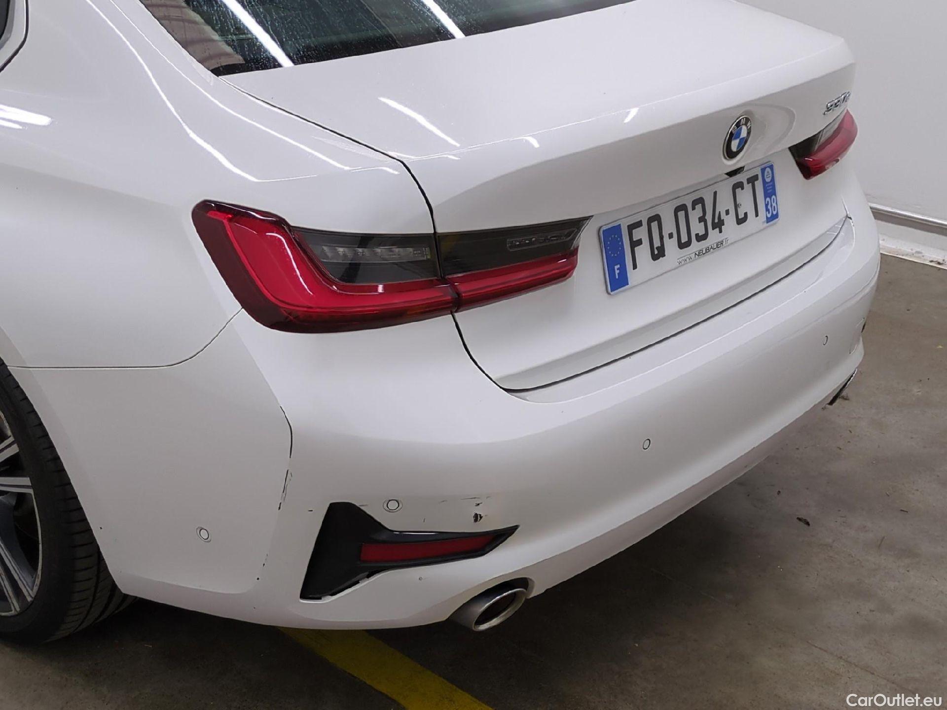  Bmw  Serie 3 BMW Série 3 Berline / 2018 / 4P / Berline 330e 292ch Business Design BVA8 Hybride #23