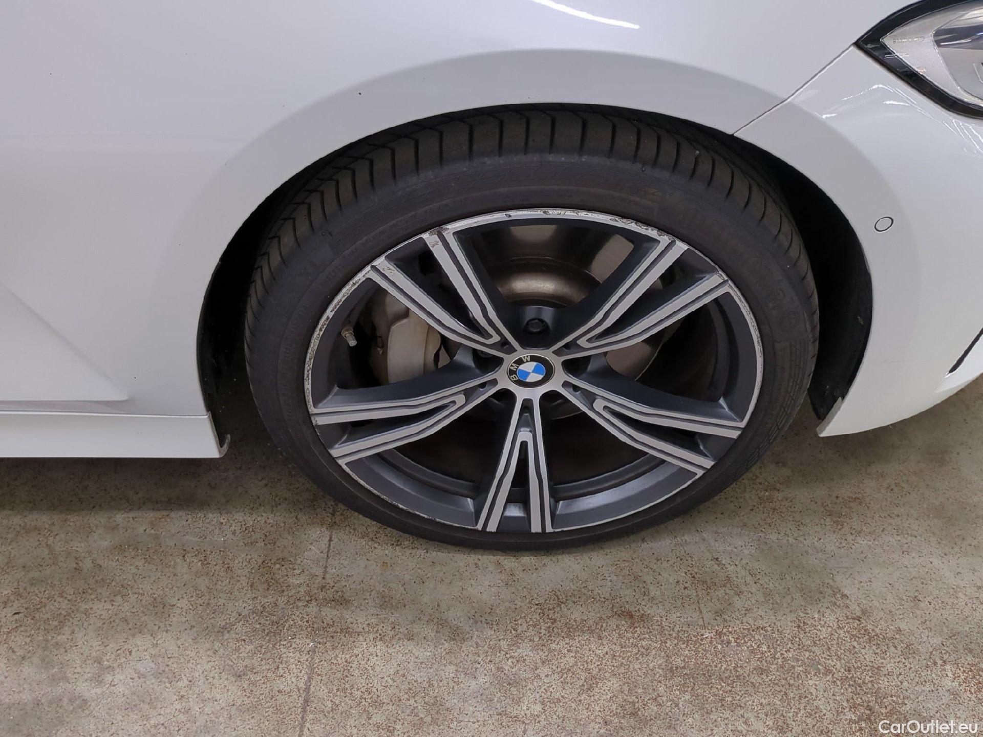  Bmw  Serie 3 BMW Série 3 Berline / 2018 / 4P / Berline 330e 292ch Business Design BVA8 Hybride #3