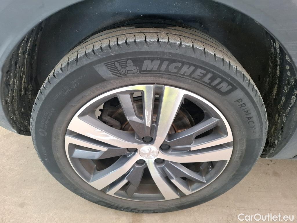  Peugeot  3008  II Allure 1.2 PureTech 130CV BVM6 E6d #18