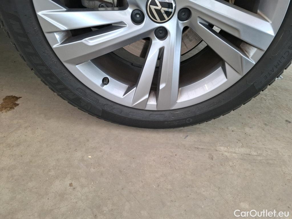  Volkswagen  Tiguan VOLKSWAGEN  / 2020 / 5P / SUV 1.4 eHybrid 245 DSG6 R-Line #13