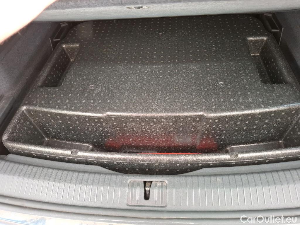  Volkswagen  Tiguan VOLKSWAGEN  / 2020 / 5P / SUV 1.4 eHybrid 245 DSG6 R-Line #10