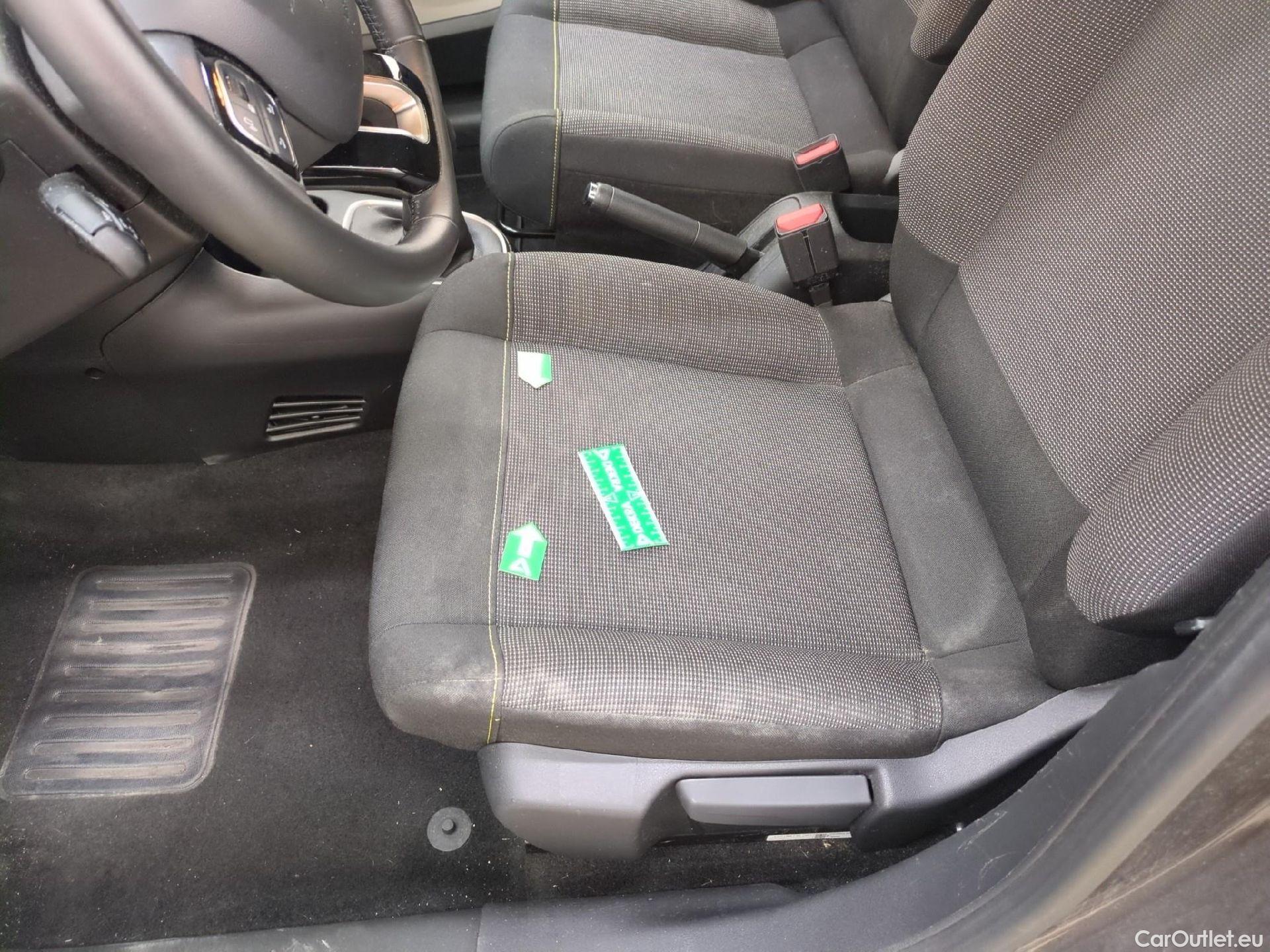  Citroen  C3  Max 1.2 PureTech 80CV BVM5 6E #1