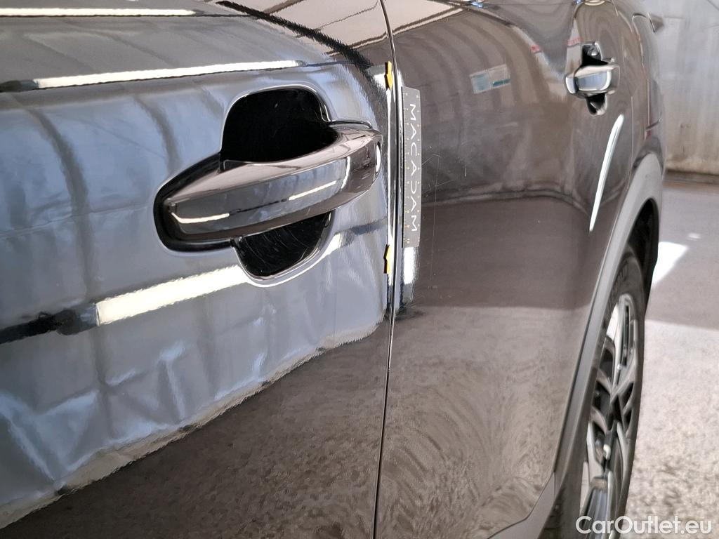  Citroen  C4 CITROEN  X / 2022 / 4P / Berline PureTech 130 S&S EAT8 Shine #2