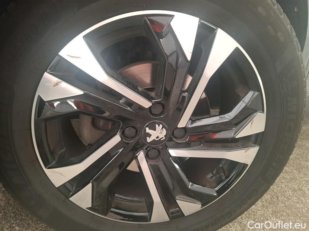  Peugeot  2008  Allure Pack 1.2 PureTech 130CV BVM6 E6d #9