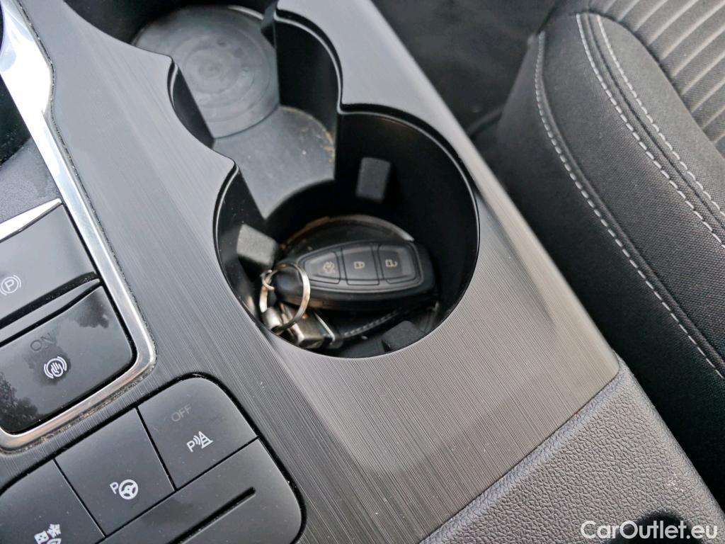  Ford  Kuga 2.5 Duratec FHEV 190CP Titanium CVT AWD #13