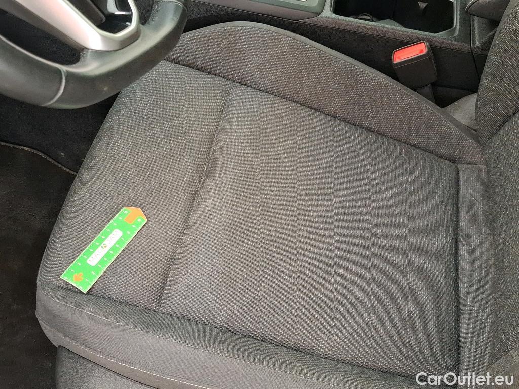  Volkswagen  Golf  VIII Berline Life Plus 2.0 TDI 115CV BVA7 E6d #19