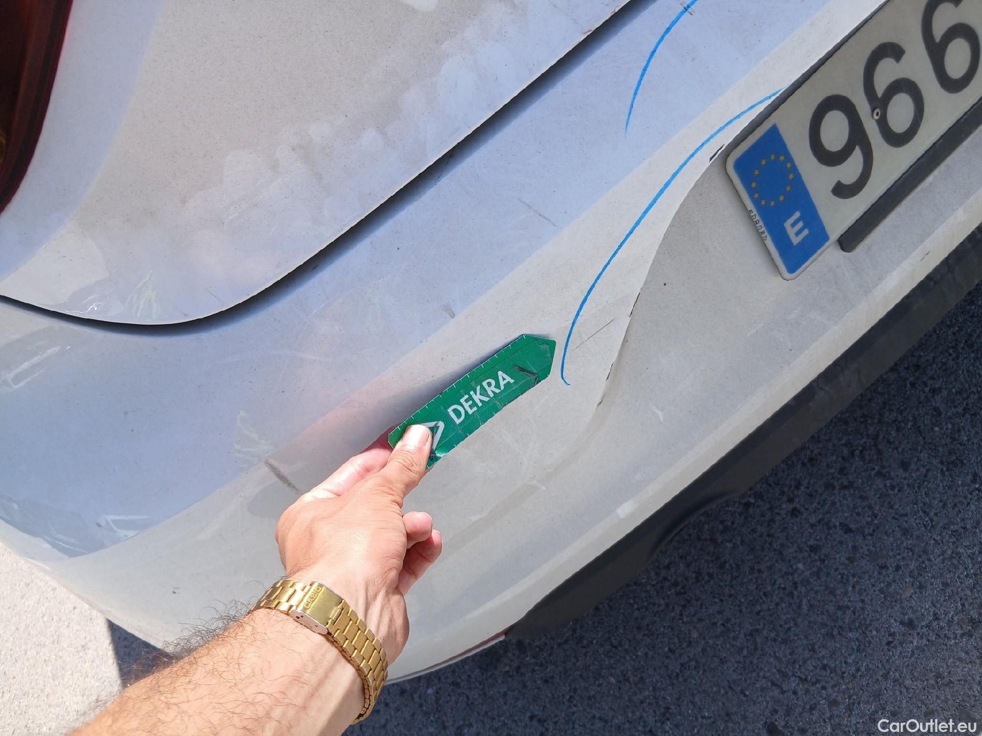  Renault  Clio RENAULT  / 2019 / 5P / berlina con portón Equilibre Blue dCi 74kW (100CV) #21