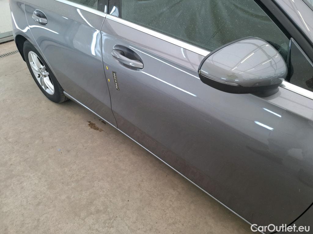  Mercedes  A-Klasse MERCEDES-BENZ Classe A 5p Berline A 200 Business Line 7G-DCT #1