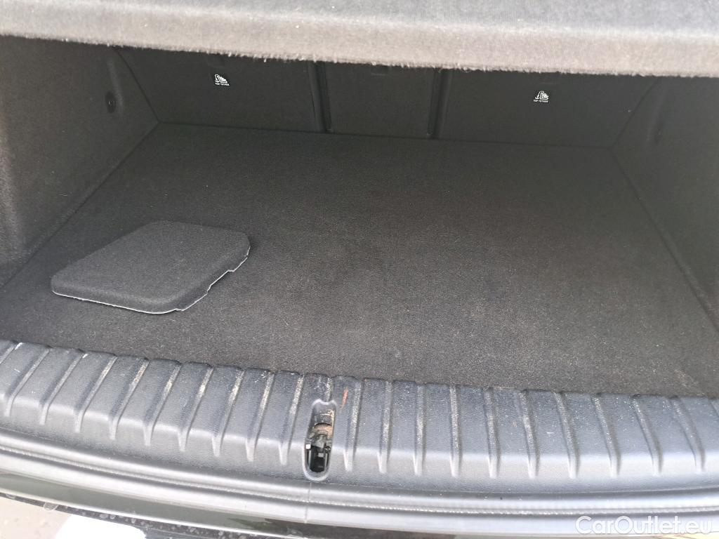  Bmw  Serie 1 BMW  / 2019 / 5P / berlina con portón 116d Corporate Auto. #17
