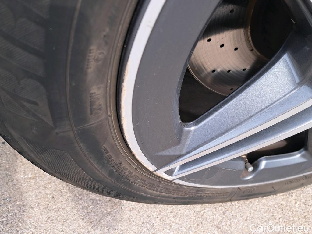  Mercedes  G-Klasee MERCEDES-BENZ GLC Coupé / 2019 / 5P / coupé GLC 300 de 4MATIC #2