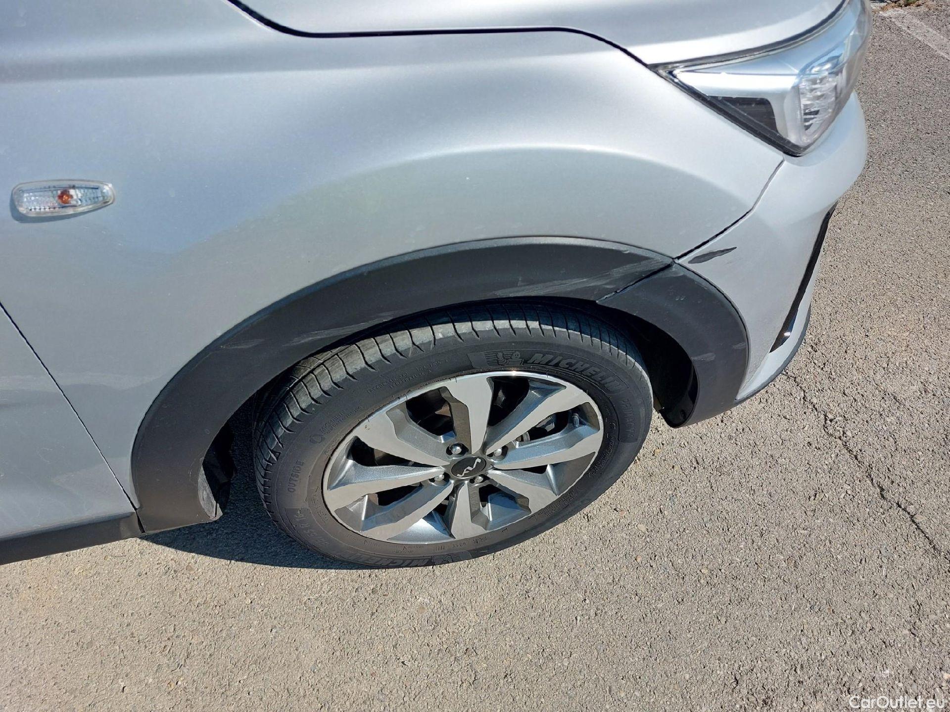  KIA  STONIC KIA  / 2017 / 5P / todoterreno 1.0 T-GDi 74kW (100CV) MHEV iMT Concept #14