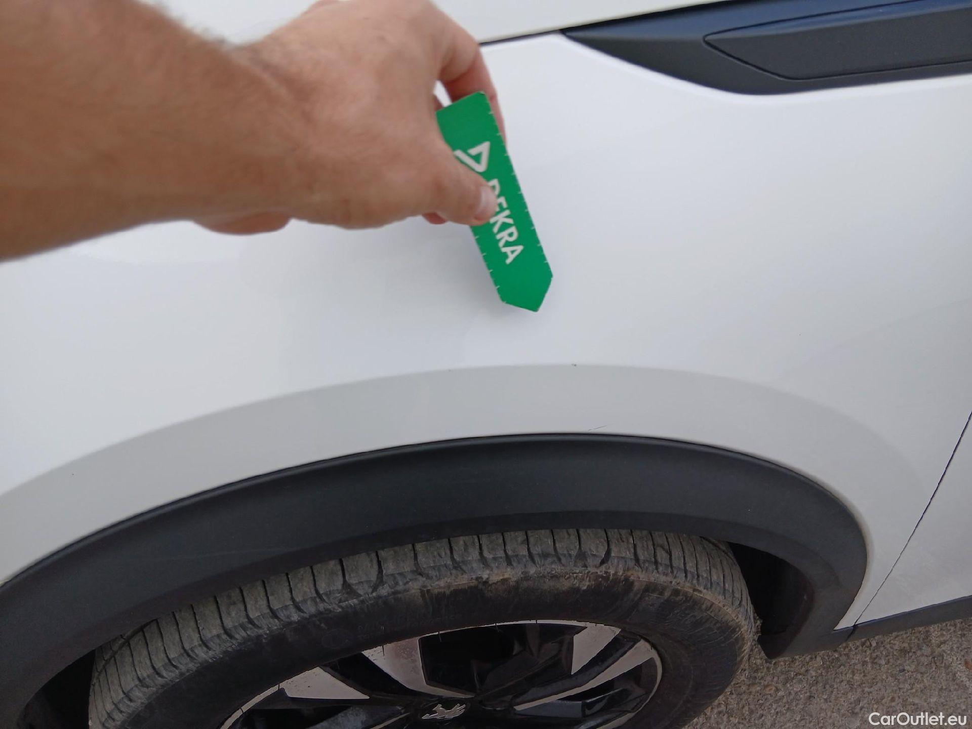  Peugeot  2008 PEUGEOT  / 2019 / 5P / todoterreno Allure Pack Puretech 130 S&S EAT8 (AC) #7