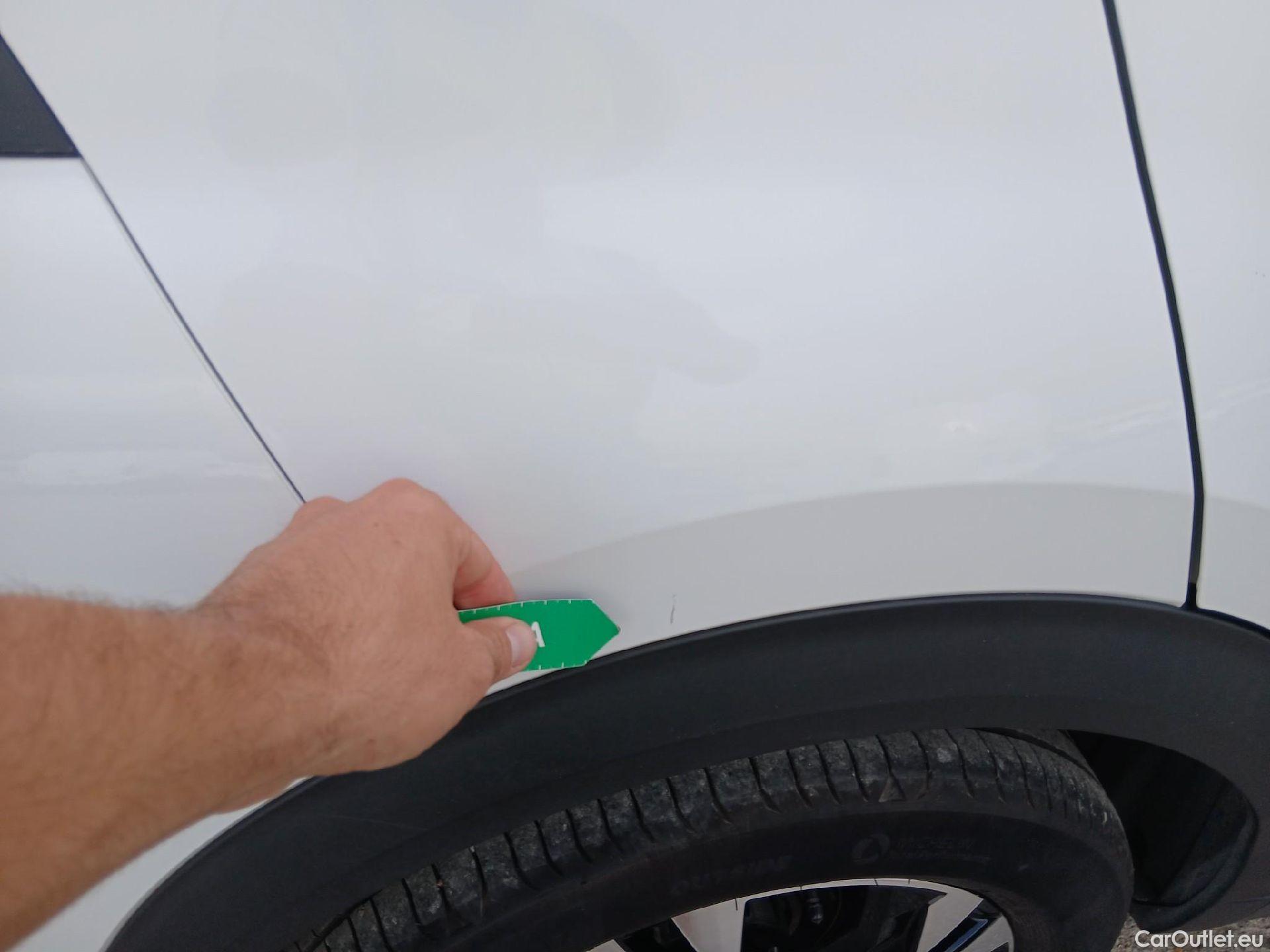  Peugeot  2008 PEUGEOT  / 2019 / 5P / todoterreno Allure Pack Puretech 130 S&S EAT8 (AC) #18