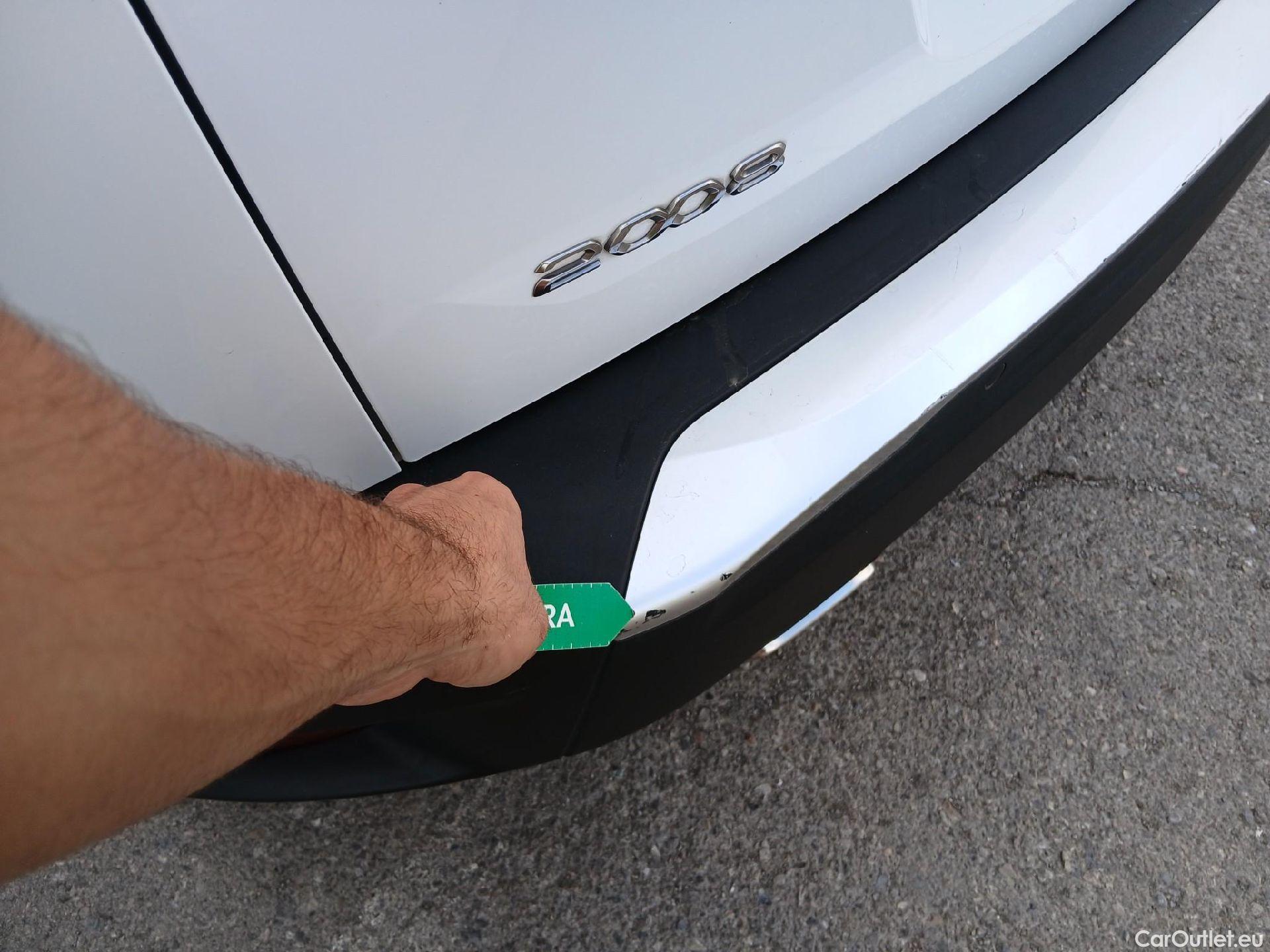  Peugeot  2008 PEUGEOT  / 2019 / 5P / todoterreno Allure Pack Puretech 130 S&S EAT8 (AC) #15