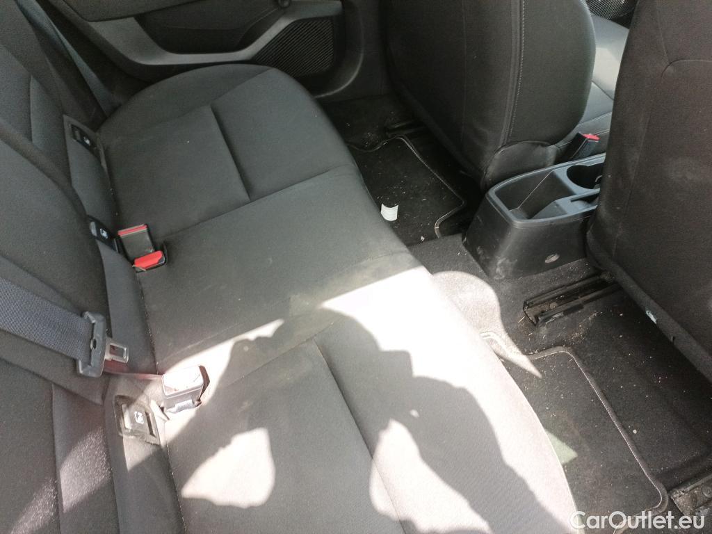  Renault  Clio RENAULT  / 2019 / 5P / berlina con portón Business TCe 67 kW (90CV) #13