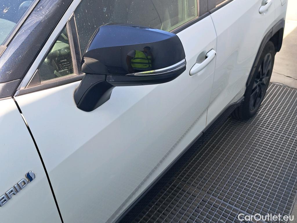  Toyota  RAV4 TOYOTA  / 2018 / 5P / todoterreno 2.5l 220H Style #13