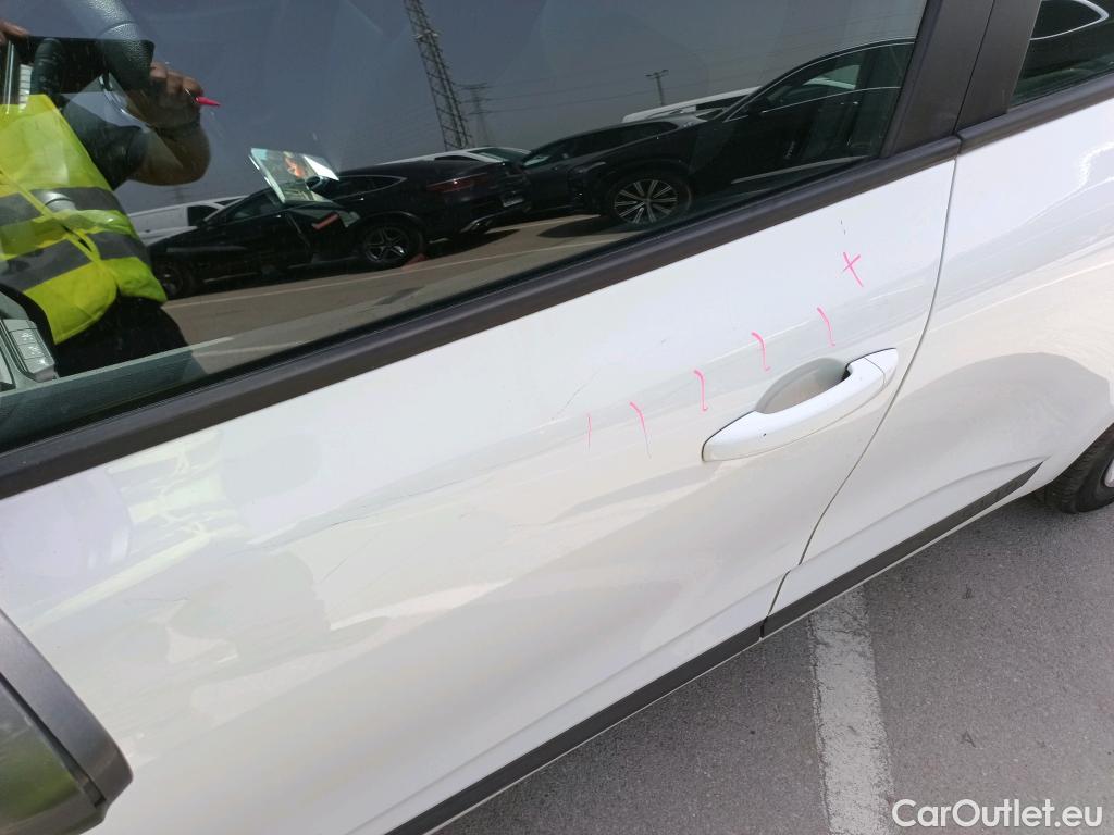  Renault  Clio RENAULT  / 2019 / 5P / berlina con portón Business TCe 67 kW (90CV) #15