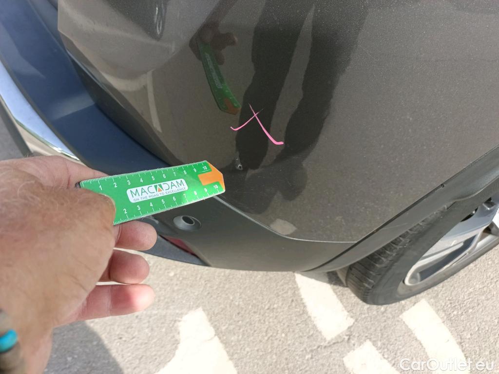  Peugeot  3008 PEUGEOT  Hybrid / 2020 / 5P / todoterreno 225 e-EAT8 Allure Pack #24