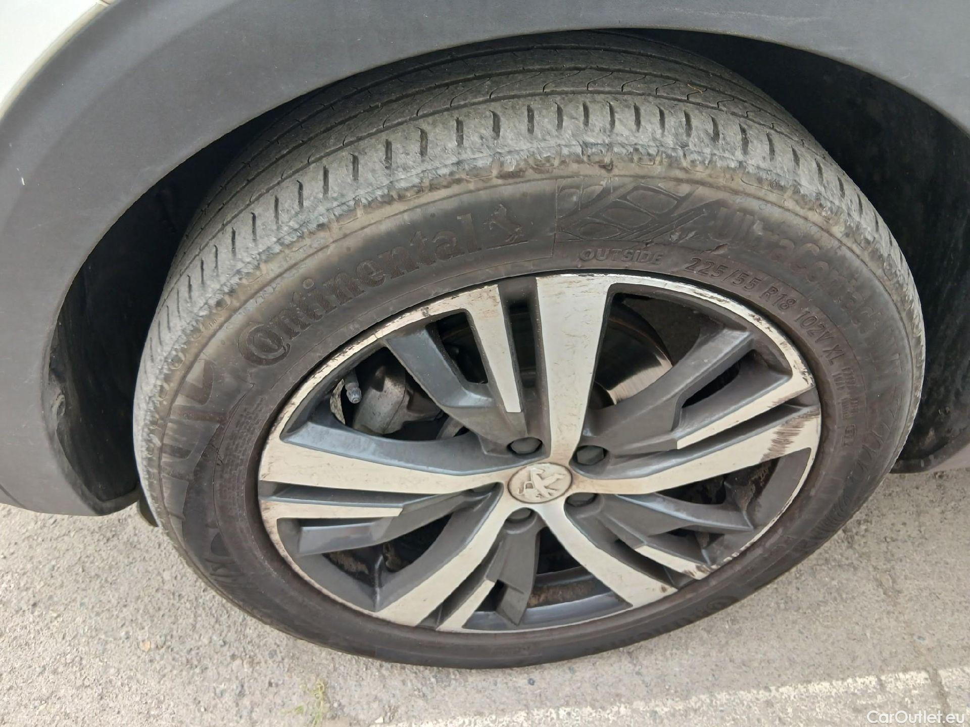  Peugeot  3008 PEUGEOT  / 2020 / 5P / todoterreno 1.5 BlueHDi 96kW S&S Allure Pack EAT8 #5