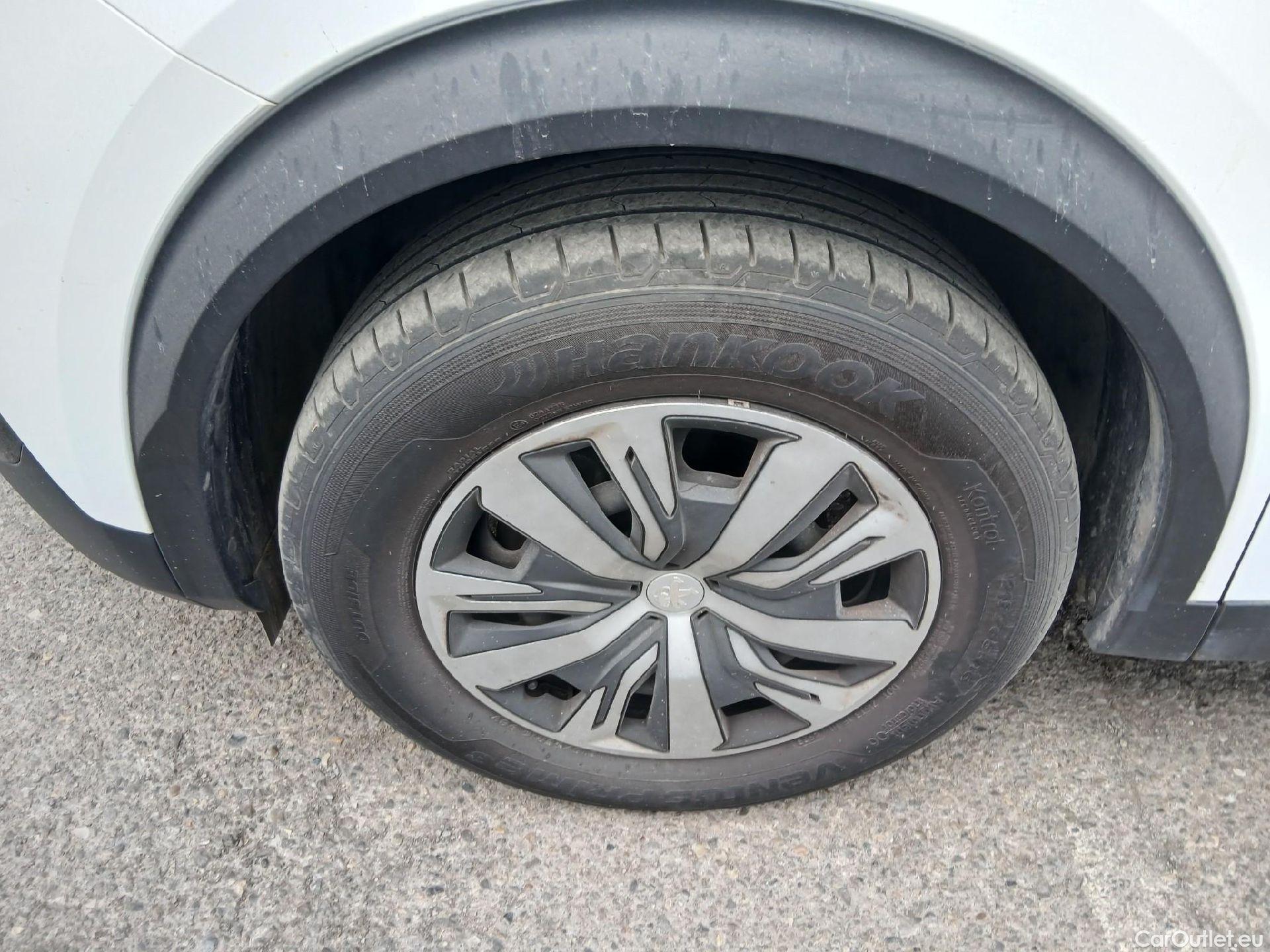  Peugeot  2008 PEUGEOT  / 2019 / 5P / todoterreno Active Puretech 100 S&S BVM6 #3