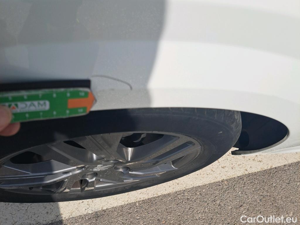  Peugeot  208 PEUGEOT  / 2019 / 5P / berlina con portón PureTech 73kW (100CV) Active Pack #34