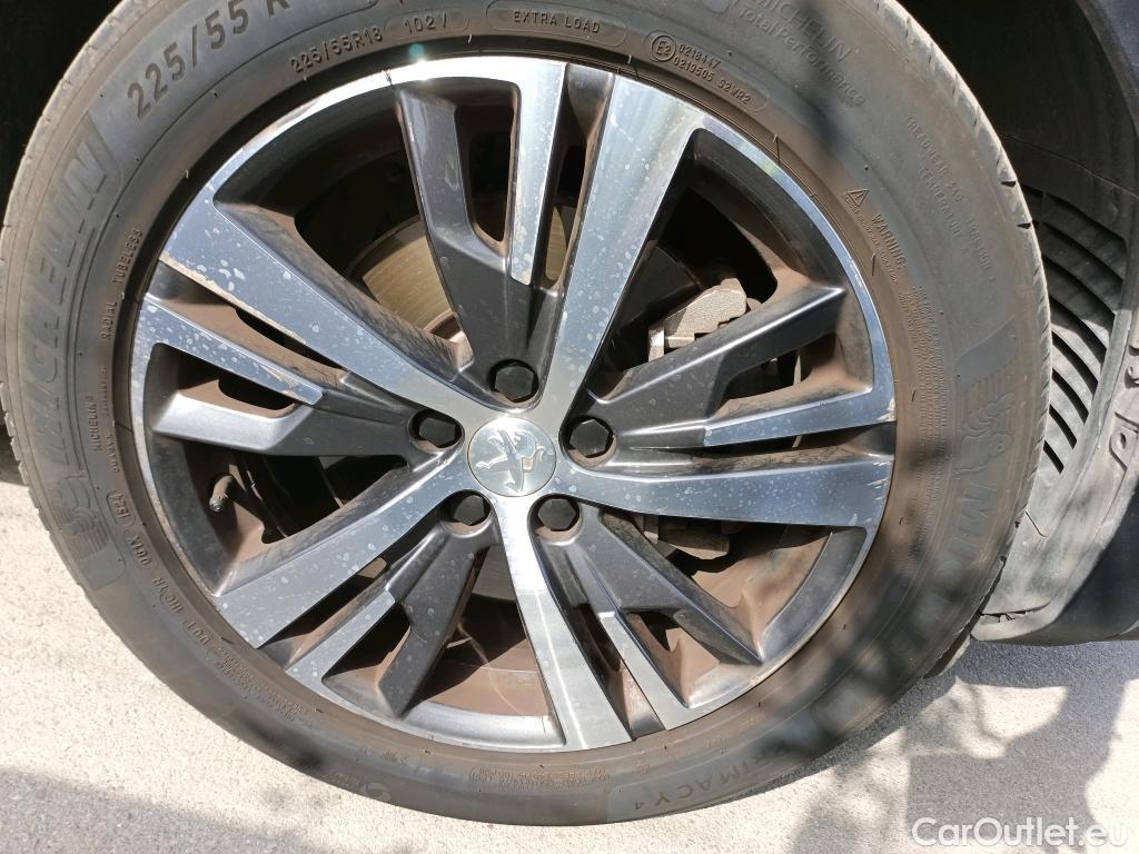  Peugeot  3008 PEUGEOT  Hybrid / 2020 / 5P / todoterreno 225 e-EAT8 Allure Pack #5