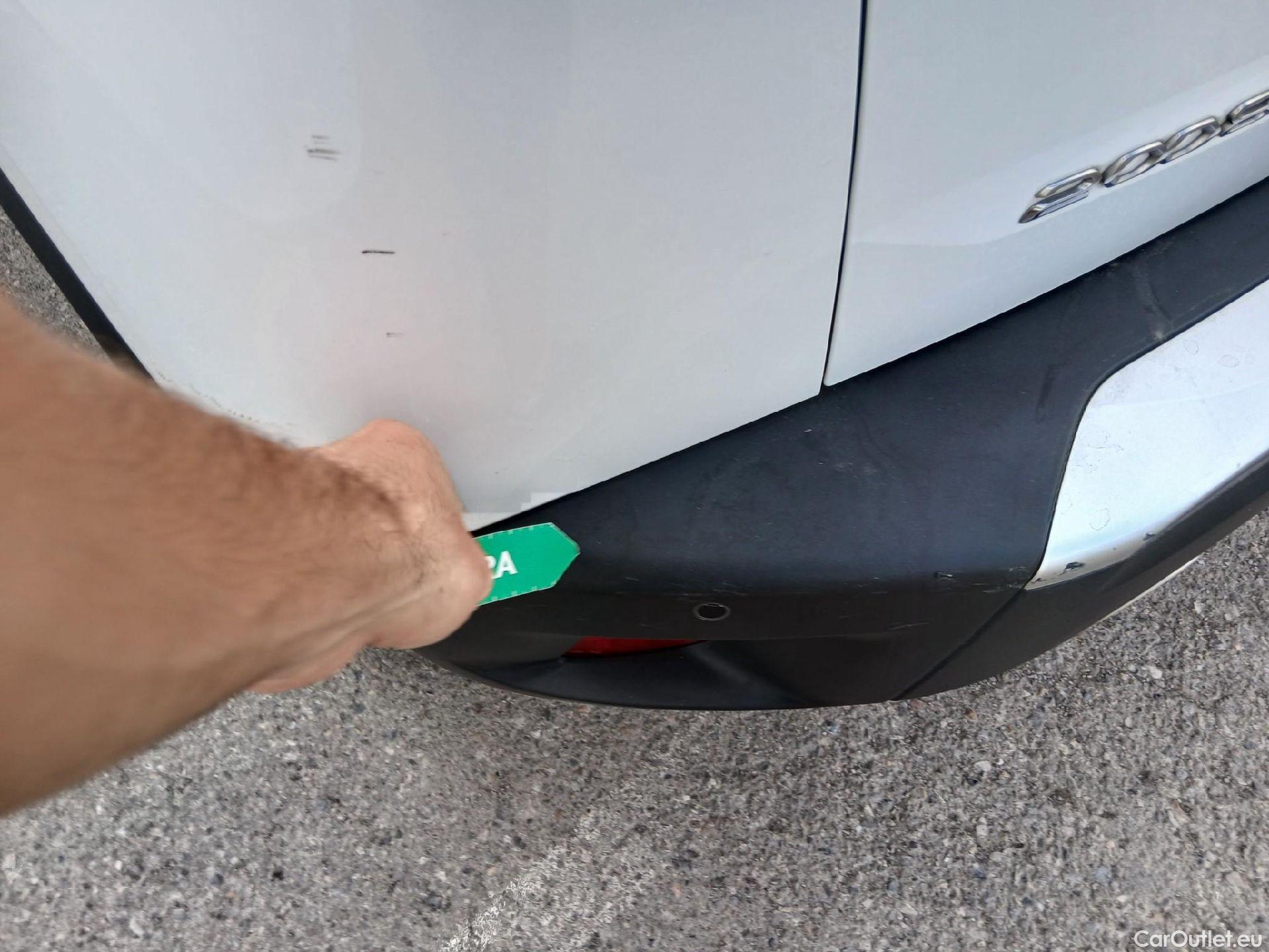  Peugeot  2008 PEUGEOT  / 2019 / 5P / todoterreno Allure Pack Puretech 130 S&S EAT8 (AC) #14