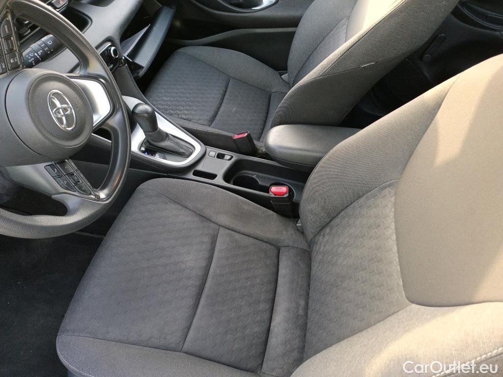  Toyota  Yaris TOYOTA  1.5 120H Business Plus #15