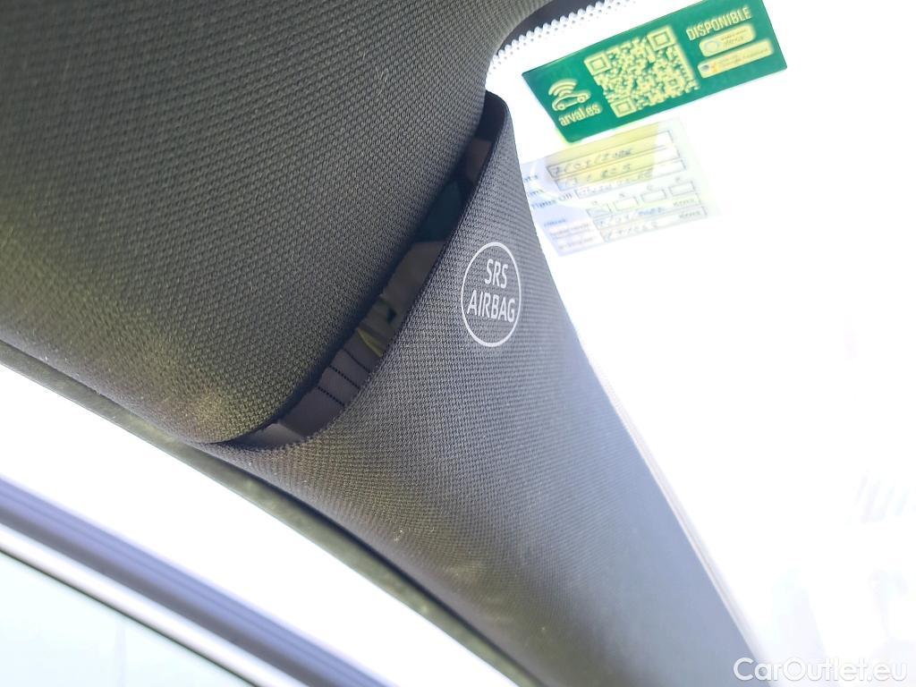  Toyota  RAV4 TOYOTA  / 2018 / 5P / todoterreno 2.5l 220H Style #16