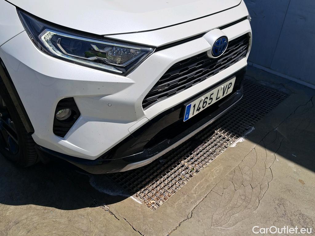  Toyota  RAV4 TOYOTA  / 2018 / 5P / todoterreno 2.5l 220H Style #9