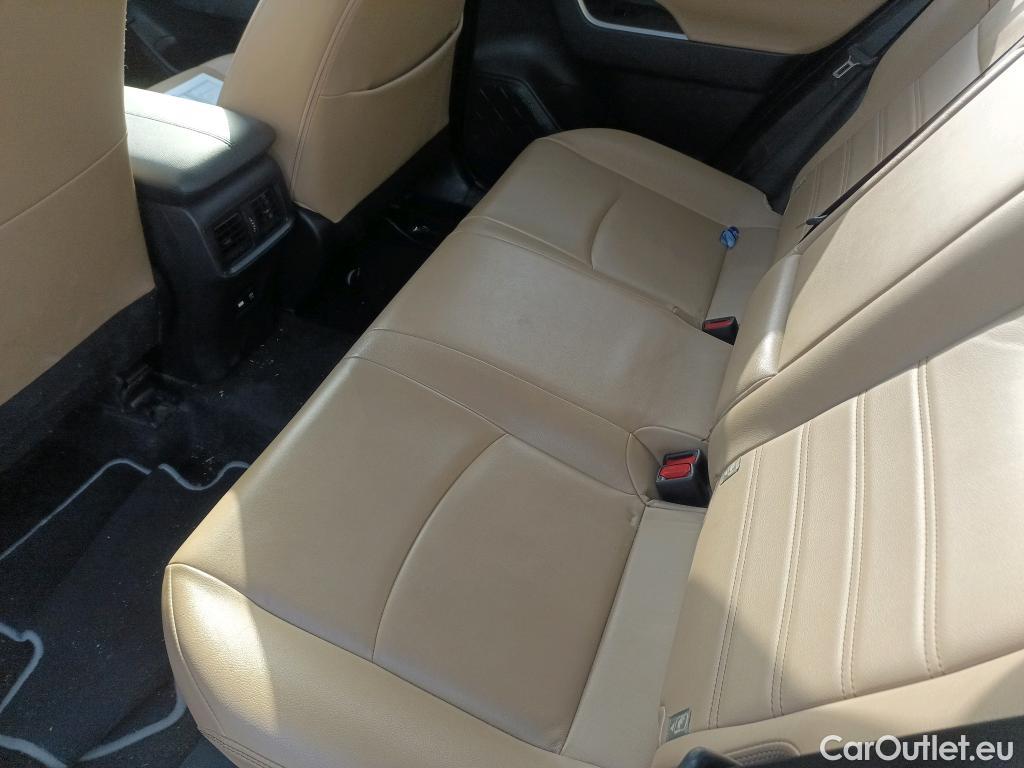  Toyota  RAV4 TOYOTA  / 2018 / 5P / todoterreno 2.5l 220H Luxury #15