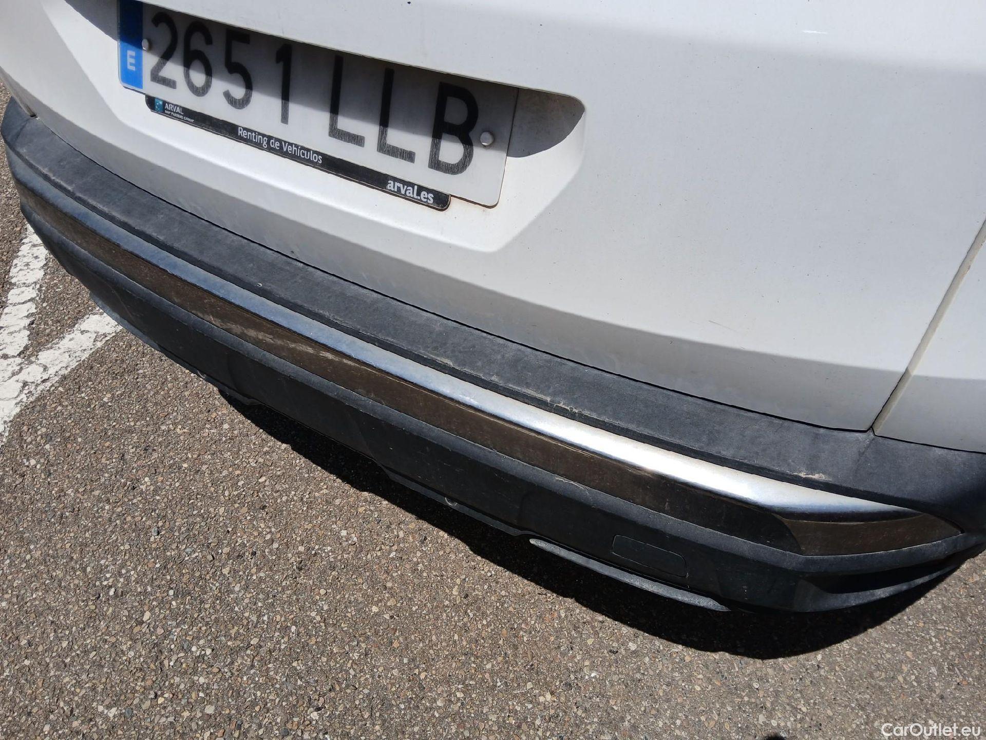  Peugeot  3008 PEUGEOT  / 2016 / 5P / todoterreno 1.5 BlueHDi 96kW (130CV) S&S Allure #14