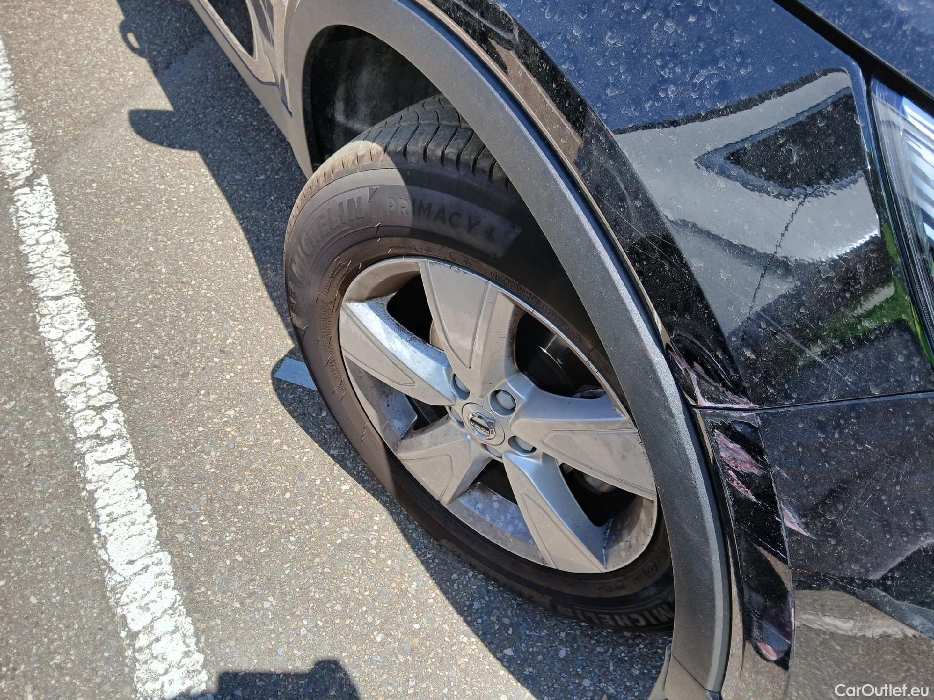  Volvo  XC 40 VOLVO XC40 / 2017 / 5P / todoterreno 1.5 T3 #9