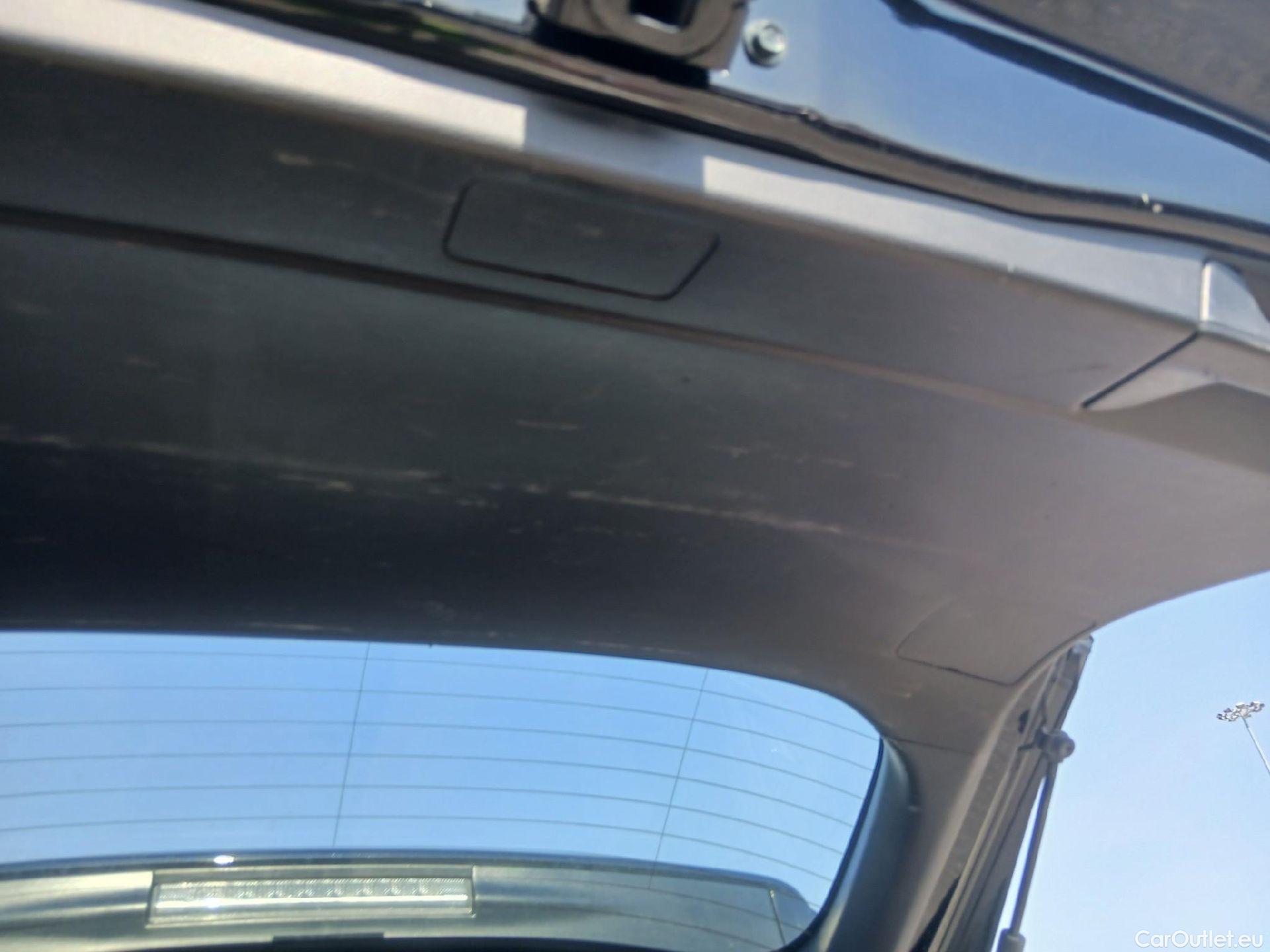  Toyota  RAV4 TOYOTA  / 2018 / 5P / todoterreno 2.5l 220H Business #2