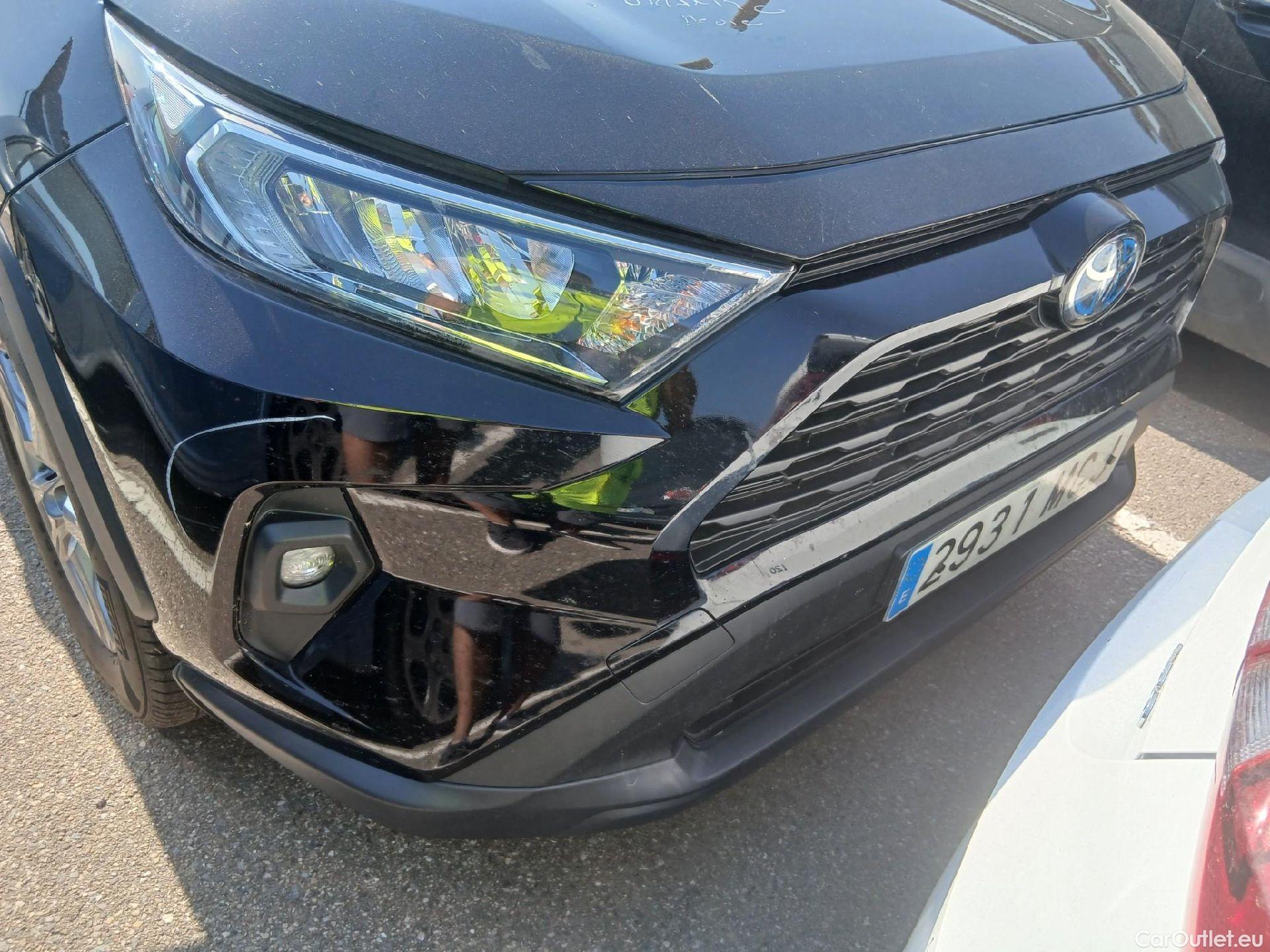  Toyota  RAV4 TOYOTA  / 2018 / 5P / todoterreno 2.5l 220H Business #10