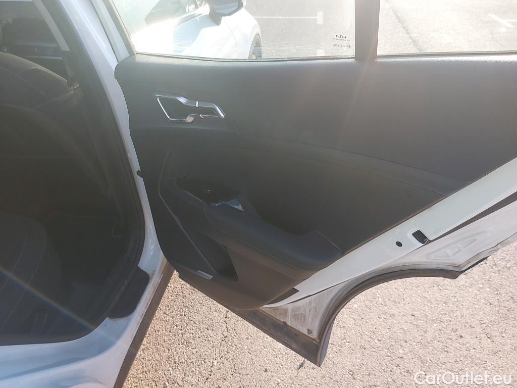  KIA  Sportage KIA  / 2022 / 5P / todoterreno 1.6 T-GDi HEV 171kW (230CV) Drive 4X2 #15
